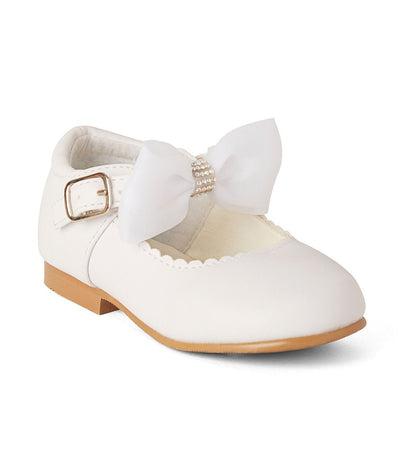 These Sevva branded girls white mary jane shoes are perfect if you are looking for a traditional yet stylish shoe. The matt finish adds a sophisticated touch, while the bow detail adds a charming flair. These shoes are designed to provide comfort and durability with a classic style. Available in infant size 4 up to a junior size 2.