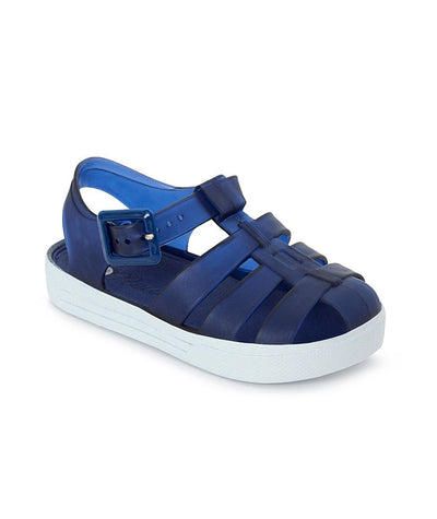 Crafted from a soft plastic material, these boys navy blue jelly sandals are perfect for your little one's summer adventures. With a cushioned inner sole for added comfort, their feet will be supported and protected as they play. The buckle fastening provides a secure fit, making them ideal for any active child.