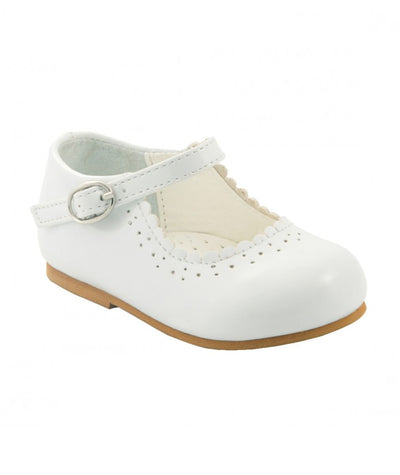 Sevva branded girls classic mary jane shoe finished in white patent colour. These shoes are perfect for christenings & parties. They have a buckle fastening to the side, and are available in three colours - White, Pink & Burgundy. Available in sizes 2 up to 8.