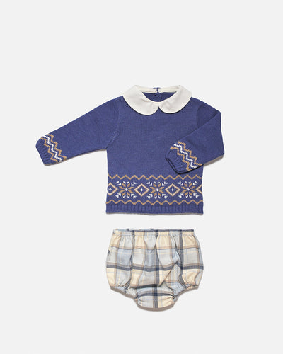 Dress him for smart occasions with this Juliana branded boys' set, featuring blue and beige checkered shorts with a coordinating long sleeve sweatshirt. Perfect for sizes 3 months up to 4 years old. Durable and comfortable, invest in this classic Spanish childrenswear brand for a stylish and timeless look.