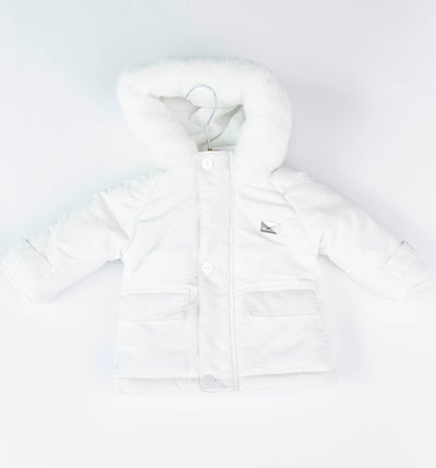 Keep your little one warm and looking stylish with this boys white winter coat with white fur hood from Mintini Baby. Crafted with a white fur hood, two pockets, and available in sizes 3 month up to 24 month, this coat is perfect for cold winter days.