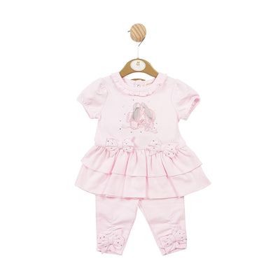 Elevate your little one's wardrobe with our pink 'Ballerina' motif legging set by Mintini Baby! The top, with a frilled round neck collar and ballerina motif on the front, and bows on either side of the top. The leggings have a cute bow detail on each leg. This outfit is perfect if you want matching sister outfits. Available in sizes 3 months to 5 years.
