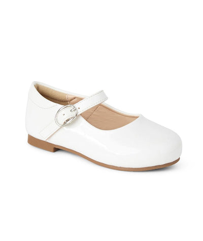 This girls' shoe seamlessly combines classic charm with contemporary flair. The patent finish adds sophistication, while the buckle fastening ensures a secure fit. With its polished white colour and timeless mary jane design, it is a must-have for any fashion-savvy individual. This shoe is ideal for all special events, including christenings and communions.