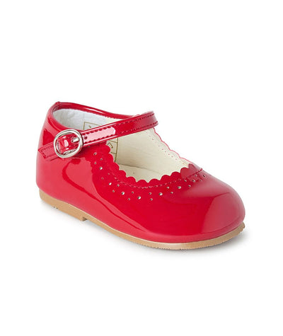 These Sevva branded Girls Mary Jane Shoes are the perfect addition to any wardrobe! Made with patent faux leather and a bold red colour, these shoes are durable and stylish. With a buckle fastening and available in sizes 2-8, they provide a comfortable and secure fit for your little one.