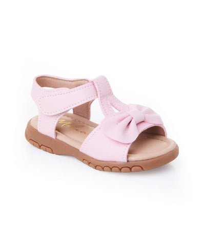 Introducing the girls pink matt velcro fastening cushioned bow sandals, designed by Sevva with the spring and summer season in mind. These sandals boast a cushioned inner sole for optimal comfort and a velcro fastening for effortless wear. Plus, they're adorned with a delightful bow detail. Choose from sizes 20-30.