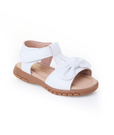 These girls white matt velcro fastening cushioned bow sandals by Sevva are perfect for the spring and summer season. Made with a cushioned inner sole for comfort and a velcro fastening for easy wear, these sandals also feature a cute bow detail. Available in sizes 20-30.