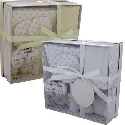 Introducing the Amore branded New Born Baby Luxury 7 Piece Boxed Gift Set, available in Pink, Blue, White, and Lemon. Perfect for 0-3 month old babies, this set includes a soft toy, hat, scratch mitts, wash cloths, socks, and a burping cloth. Give the gift of comfort and style to new parents with this essential set.