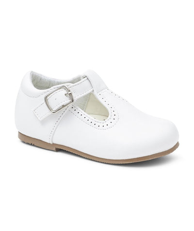 This girls' traditional T-bar shoe, from the Sevva children's wear brand, is a part of the Matt Finish collection. It features a sophisticated white colour and a side buckle fastening, and is available in White and Pink variations in sizes 2 to 8.